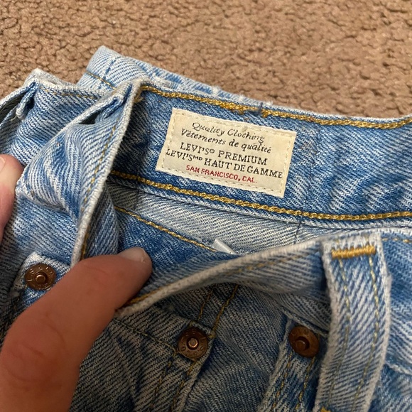Women’s Levi’s 501’s - Picture 3 of 4